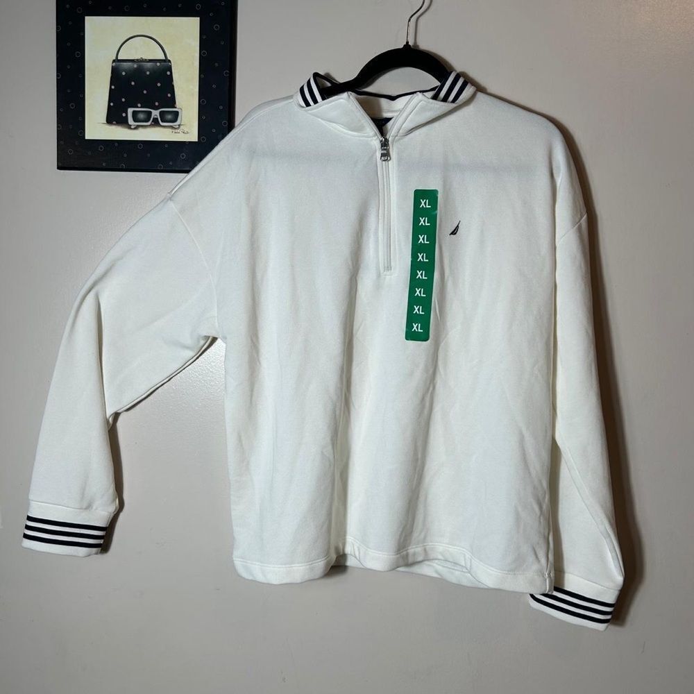Nautica white sweater with Dark Blue Accents - Picture 10 of 10